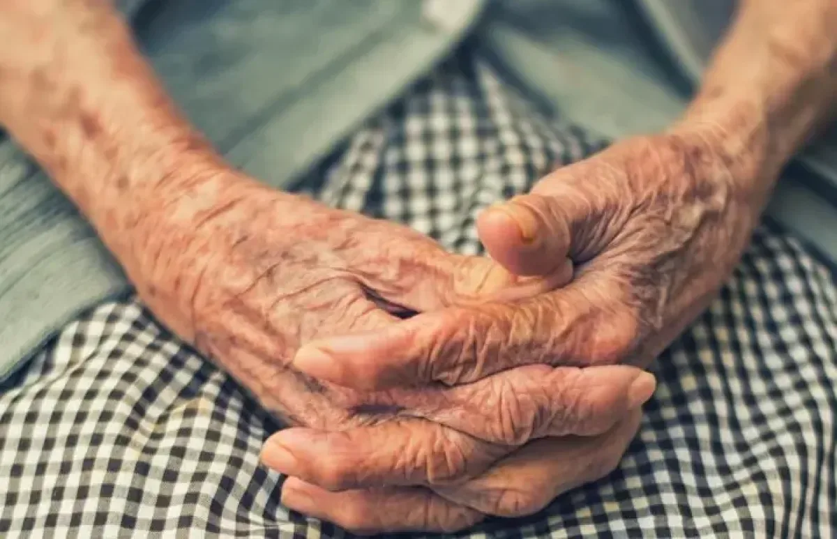 DGJP celebra Día del Adulto Mayor con jornada médica y reconocimiento a jubilados