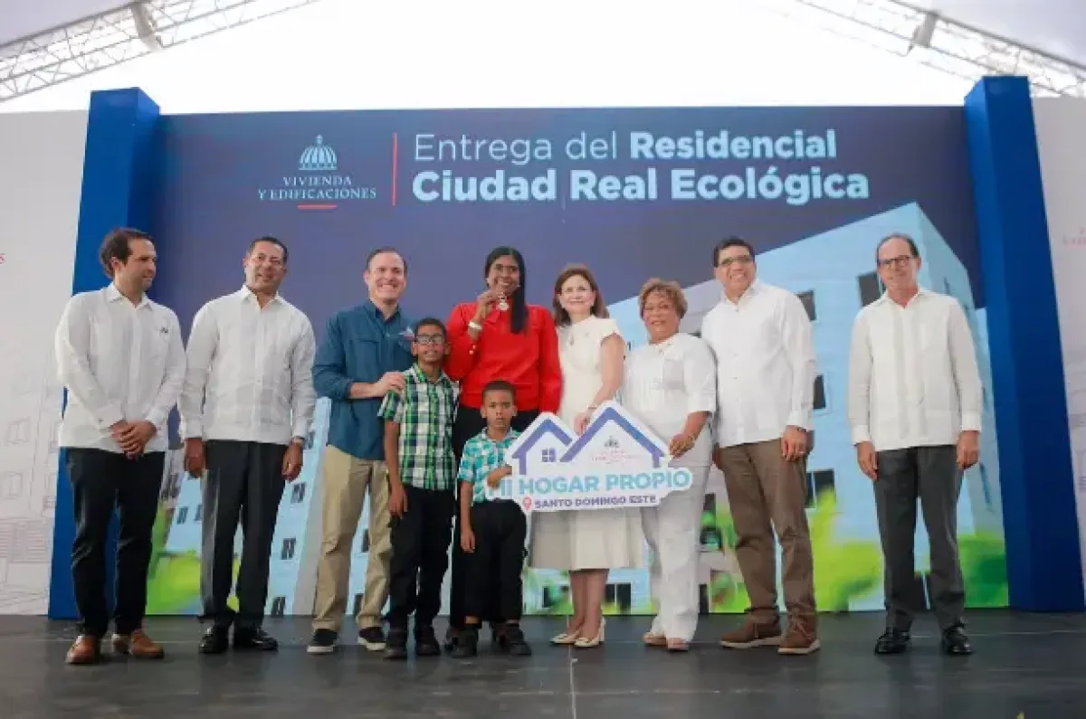 Entregados 836 apartamentos e inaugurada escuela para 945 estudiantes en Santo Domingo Este