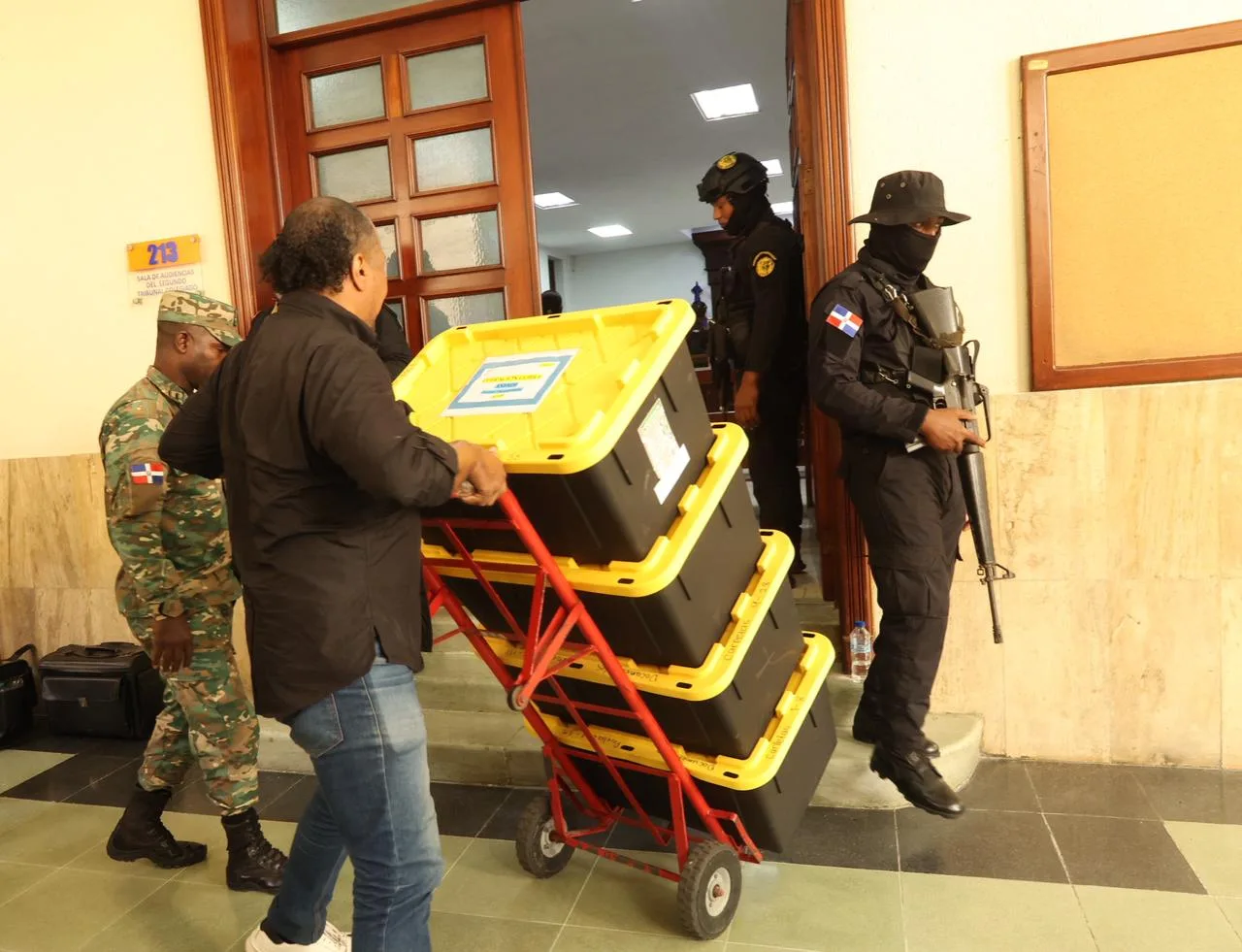 Tribunal extiende plazo para concluir investigación en caso SeNaSa y mantiene prisión preventiva