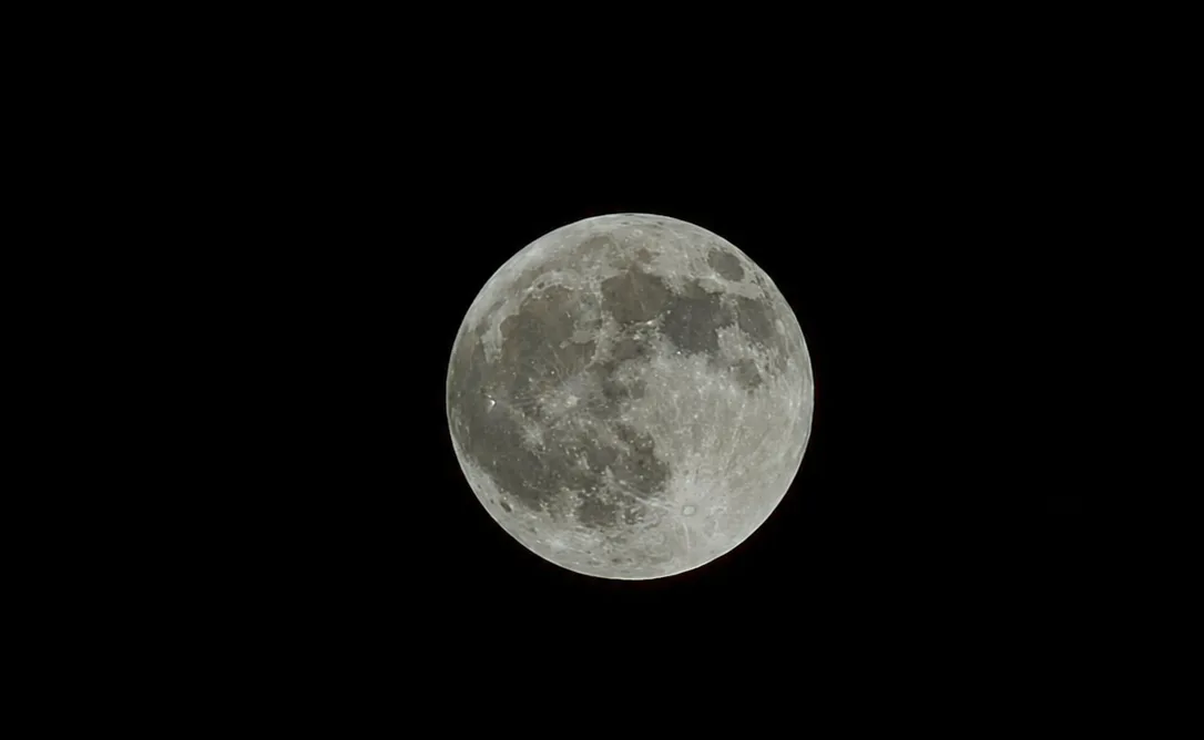 Eclipse lunar parcial visible esta noche en República Dominicana: horarios y detalles