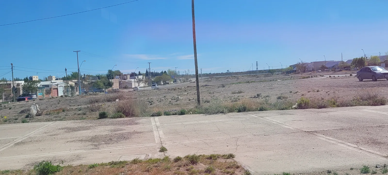 Camiones de basura averiados generan crisis ambiental y de movilidad en La Isabela