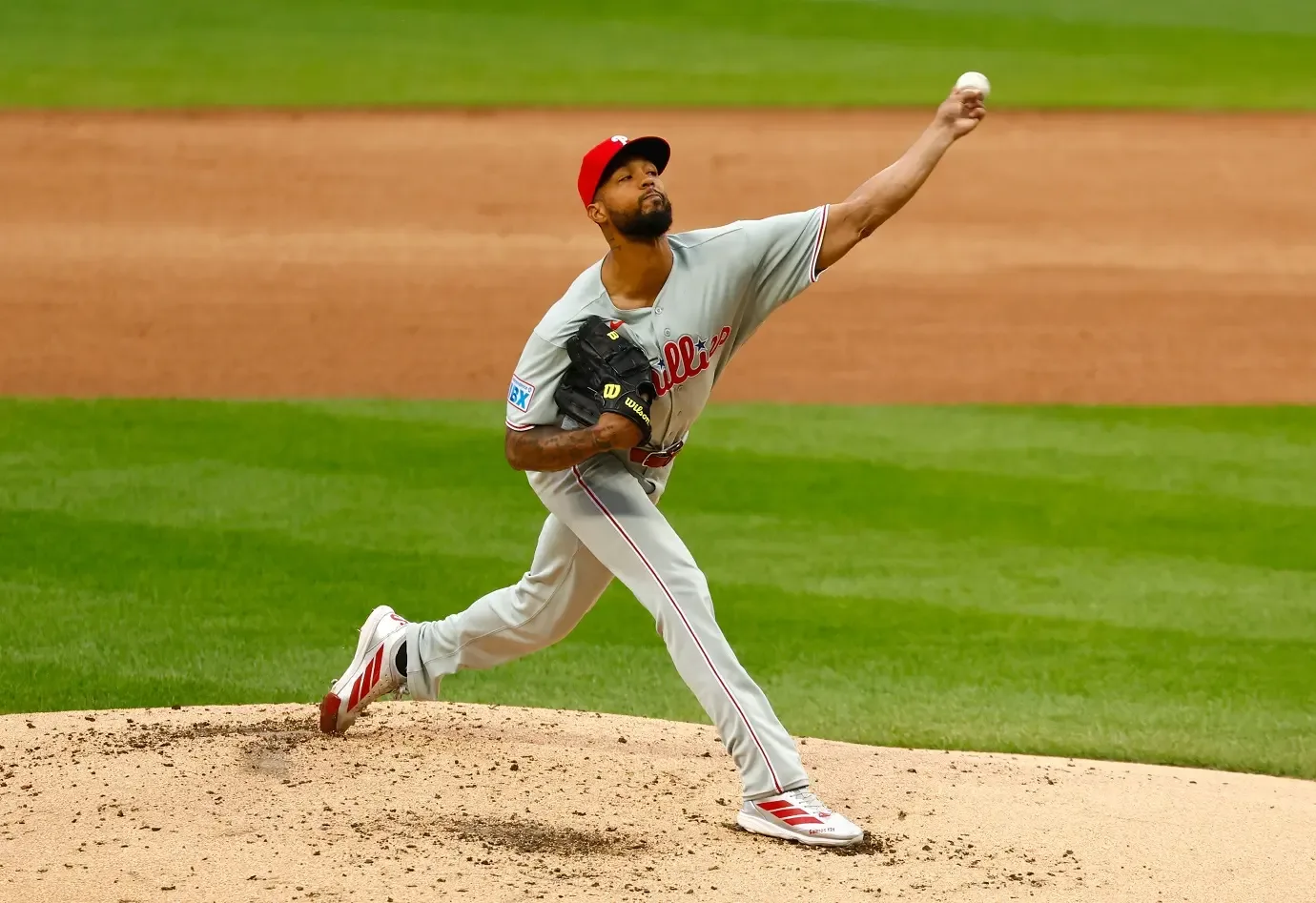 Cristopher Sánchez lidera Grandes Ligas con 18va victoria y guía a Phillies sobre Mets