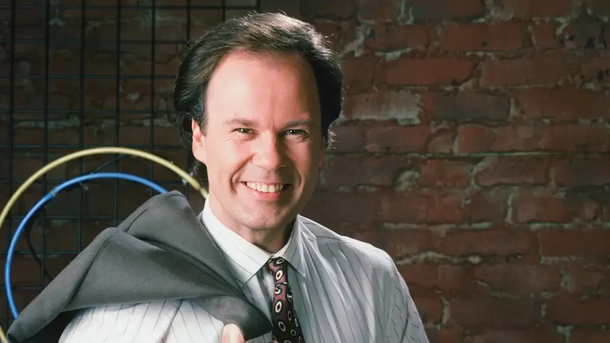 Fallece Dennis Haskins, el querido 'Mr. Belding' de 'Salvados por la campana', a los 75 años