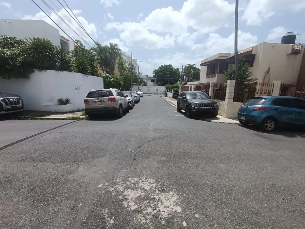 Santo Domingo enfrenta desafíos persistentes en el ordenamiento del tránsito pese a programas de fiscalización