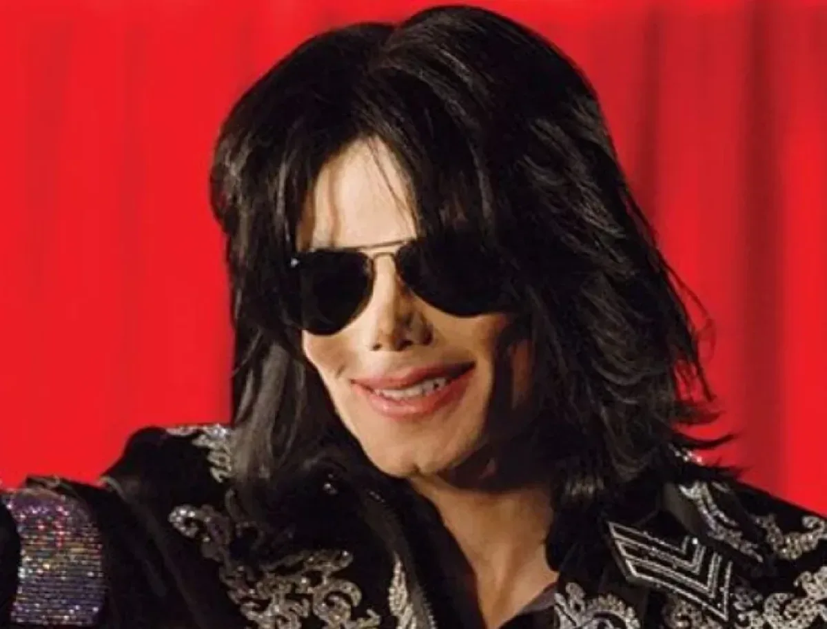 Michael Jackson evitó estar en las Torres Gemelas el 11-S por una llamada nocturna con su familia
