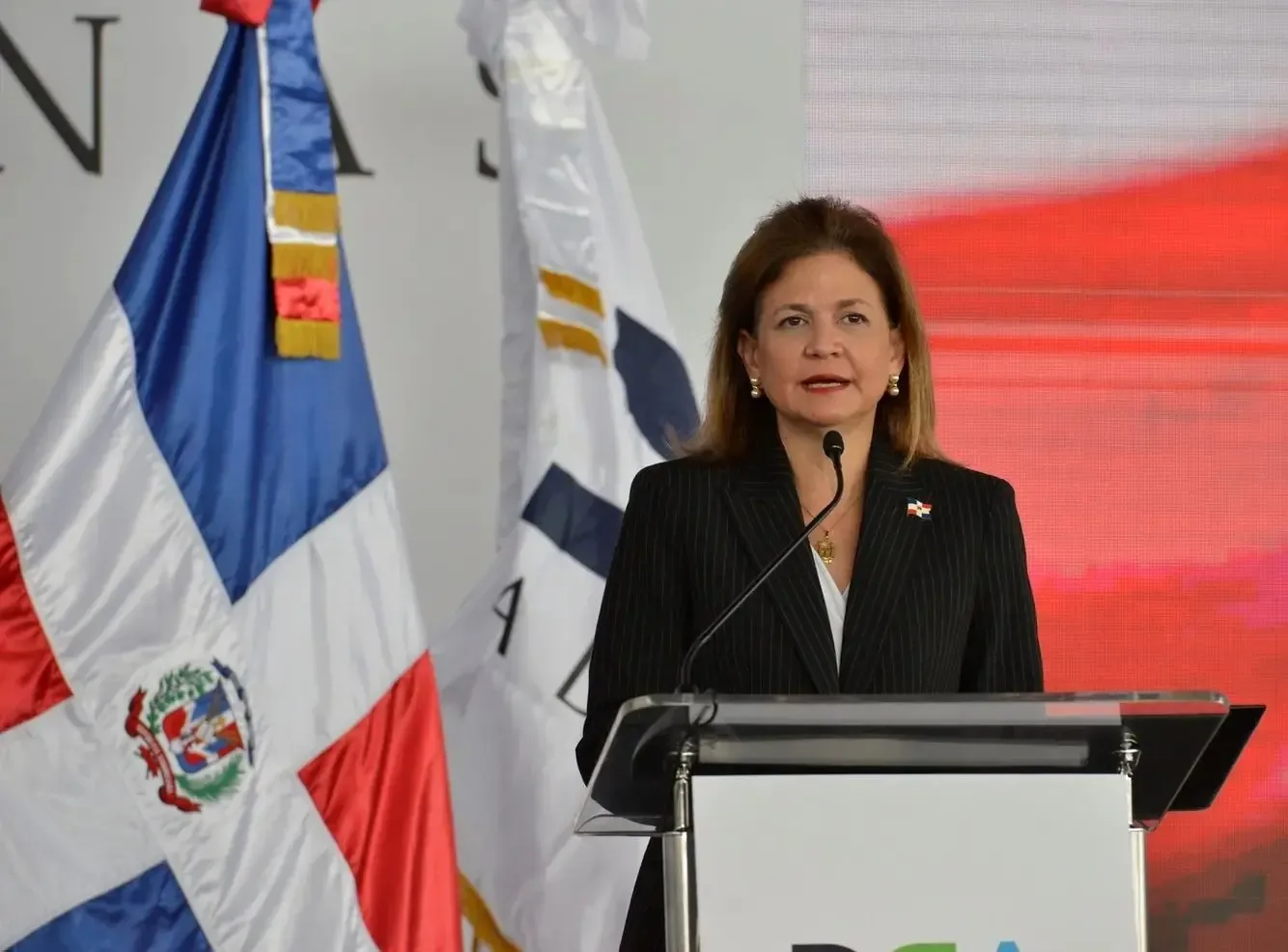 Equipo de Raquel Peña evalúa su continuidad en carrera presidencial del PRM para 2028