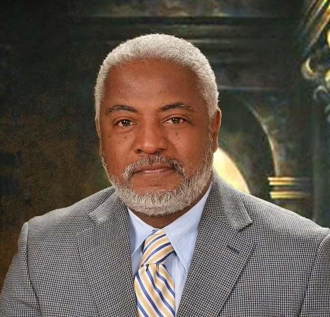 Luisito Pie denuncia racismo y redefine la identidad dominicana