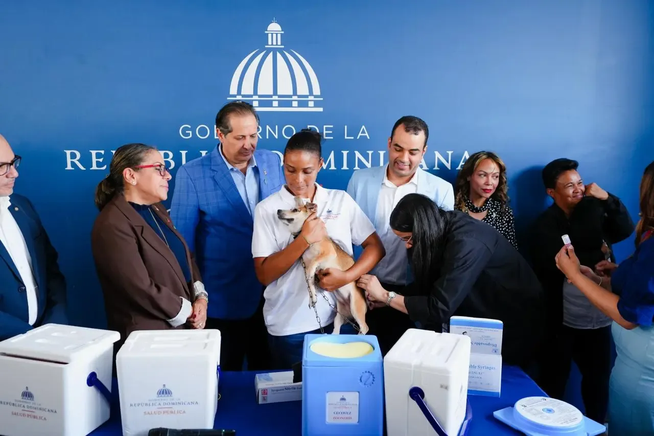 Ministerio de Salud distribuirá un millón de vacunas antirrábicas para perros y gatos