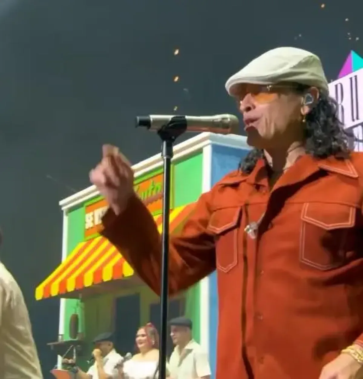 Elvis Crespo habla de su momento mágico y su evolución artística