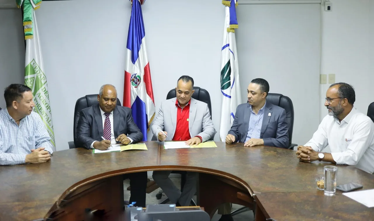 CEDAF y AFIPA firman alianza para impulsar buenas prácticas agrícolas y protección ambiental