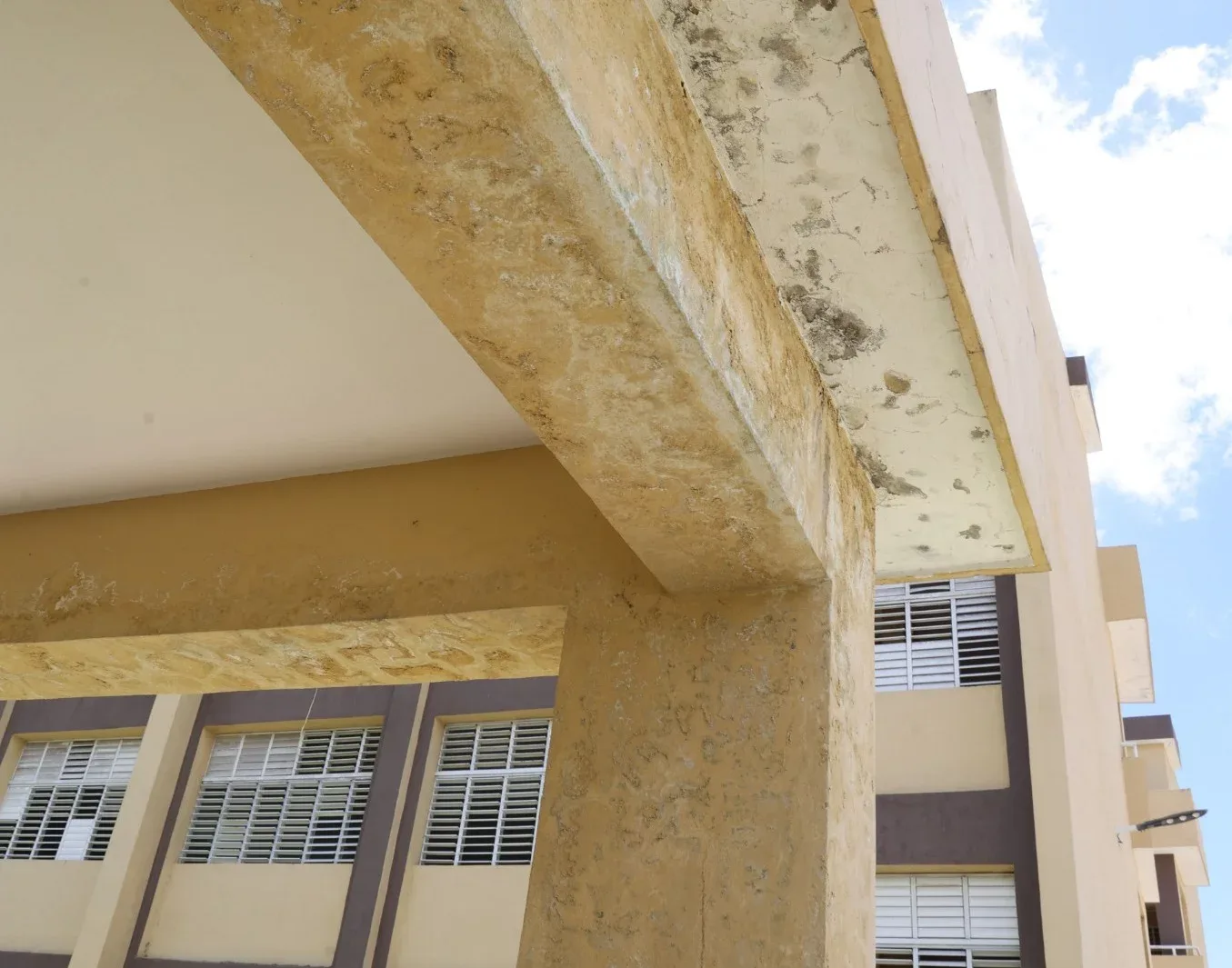 Ministerio de Educación demolerá 57 escuelas vulnerables y reforzará 42 en RD