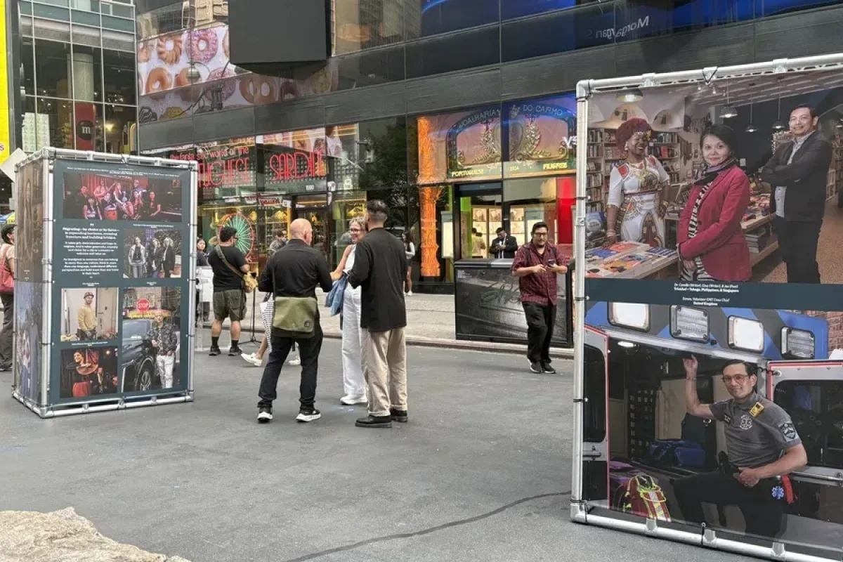 Exposición en Times Square celebra contribuciones de inmigrantes a Nueva York