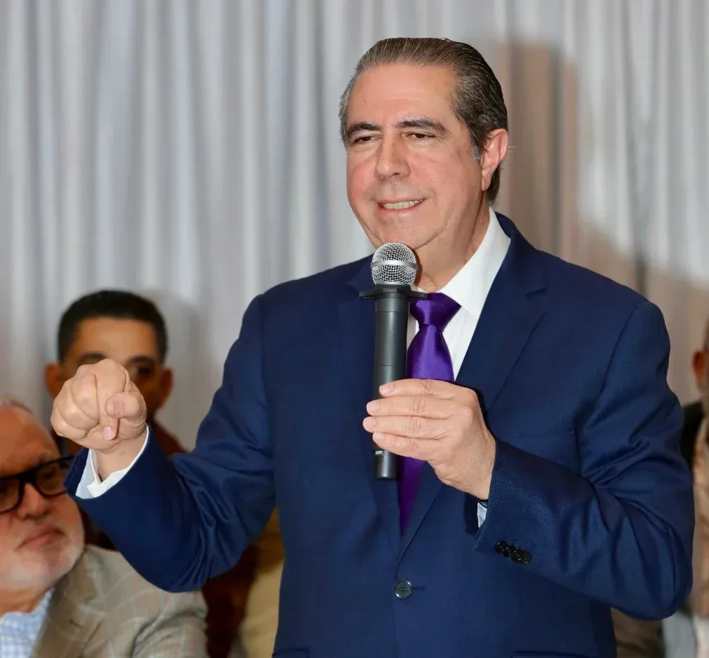 Francisco Javier García critica el silencio deliberado de los medios del PLD tras debate presidencial