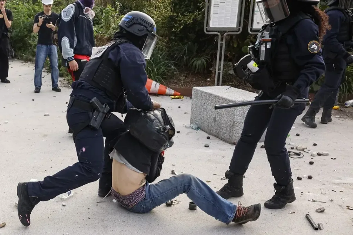 Casi 6.900 detenidos en protestas estudiantiles en Francia, el 86% menores