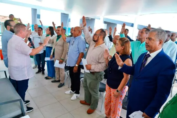 Fuerza del Pueblo critica al gobierno del PRM por supuestos daños a la economía y programas sociales