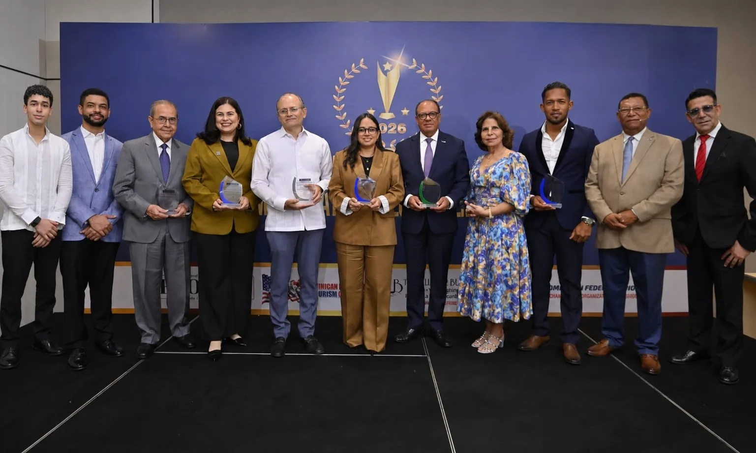 Restaurante Amigos recibe reconocimiento por 40 años de trayectoria gastronómica