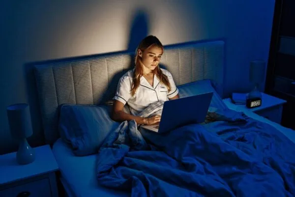 Hábitos cotidianos que afectan la calidad del sueño y cómo corregirlos