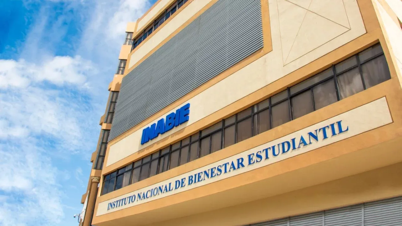 Abogado denuncia presuntas adjudicaciones irregulares de cocinas fantasma en INABIE