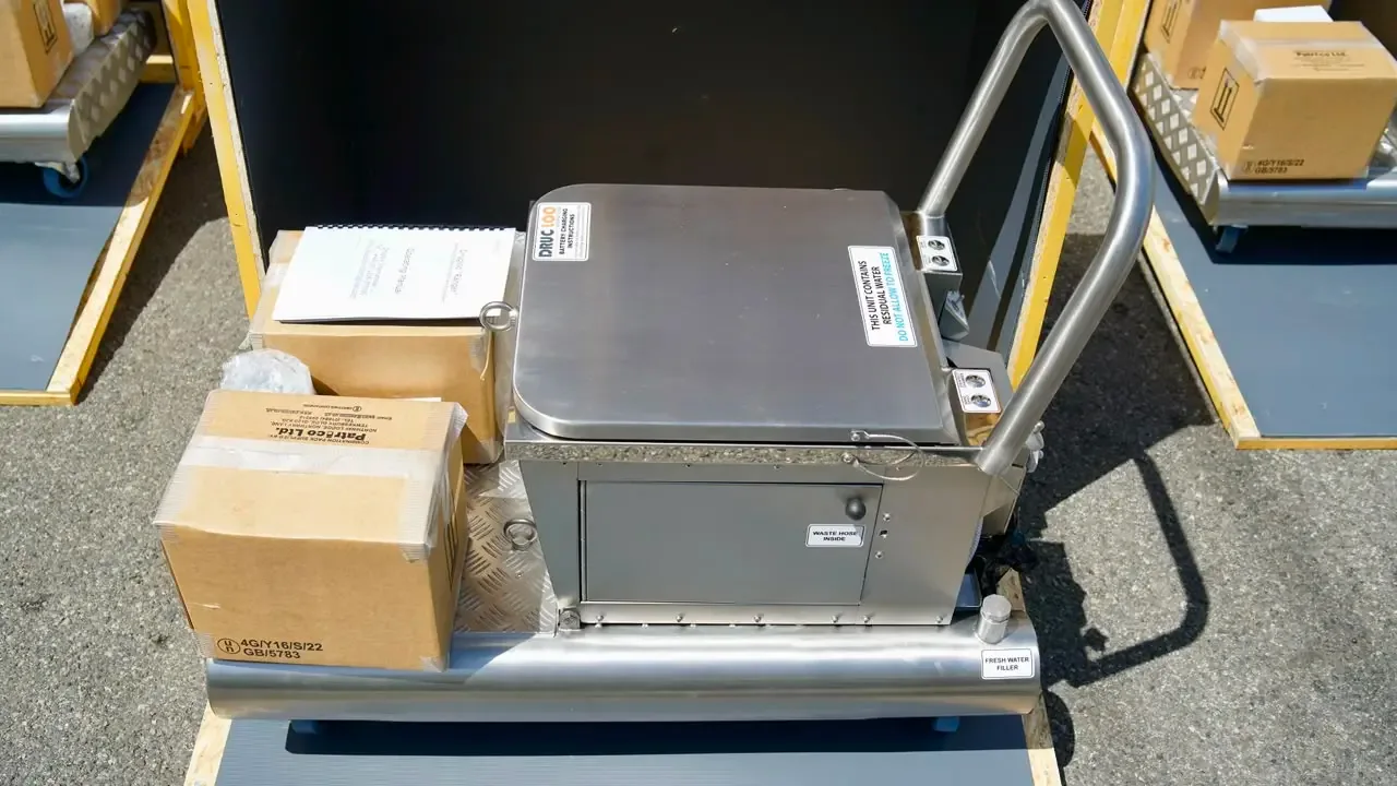 DNCD recibe inodoros forenses de Alemania para recuperar evidencia de narcotráfico en aeropuertos