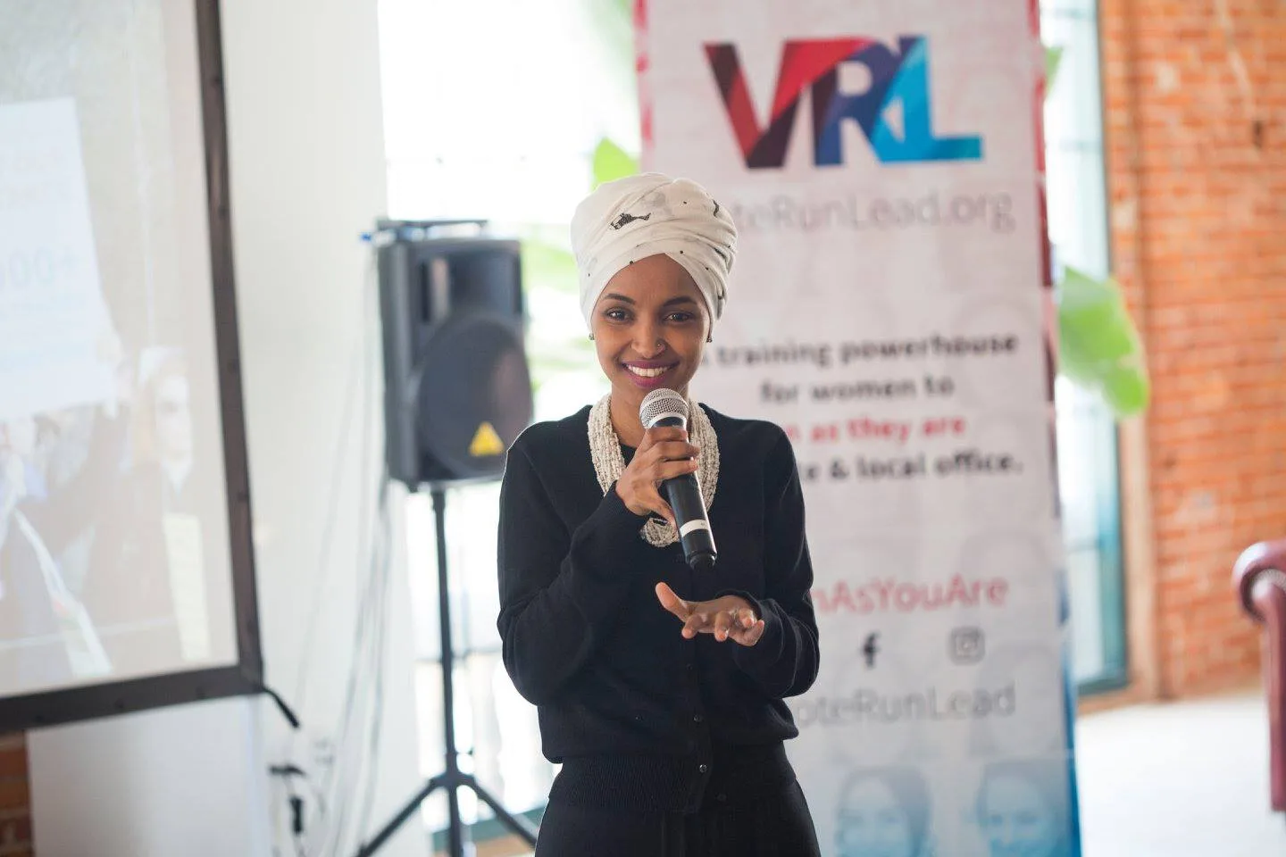 Agentes federales allanan casa de congresista Ilhan Omar en investigación por fraude migratorio