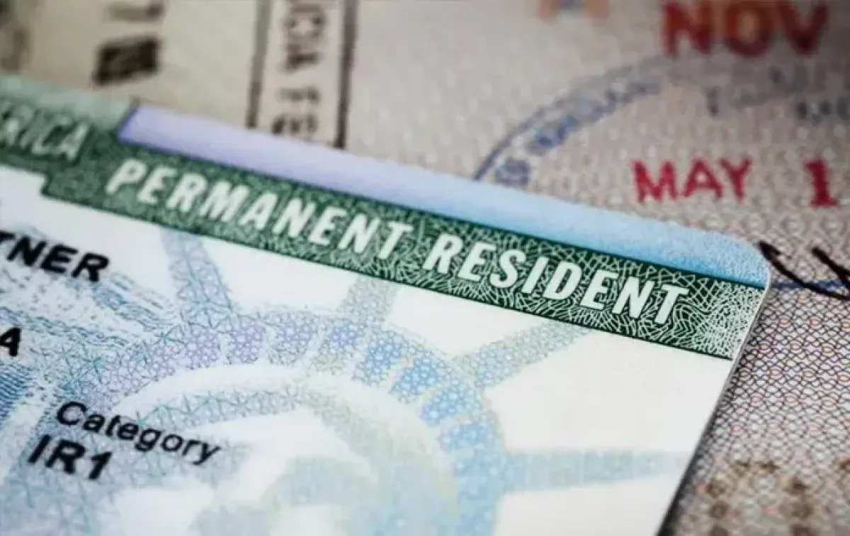 Nueva norma de carga pública de Trump entra en vigor y afecta solicitudes de green card