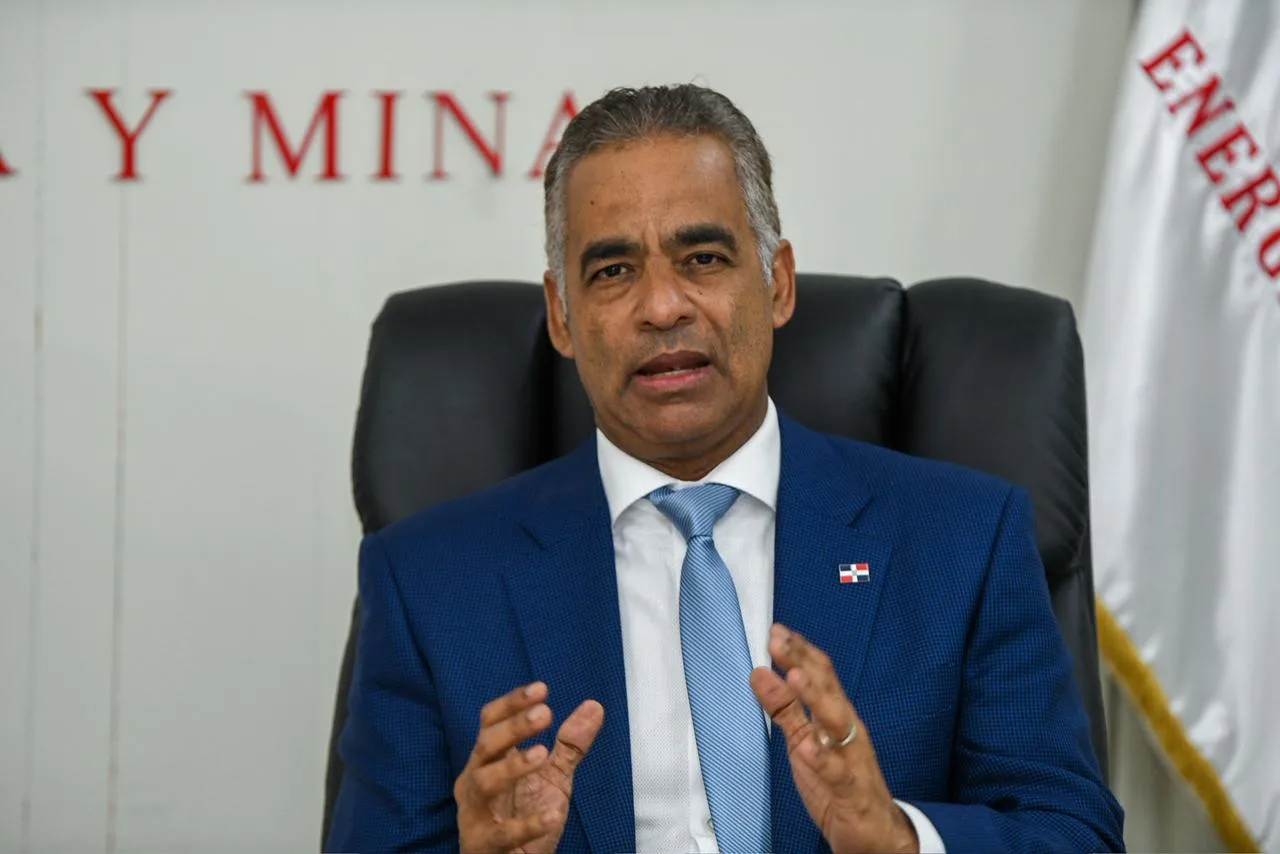Ministro Joel Santos descarta aumento tarifario eléctrico y prioriza reducción de pérdidas