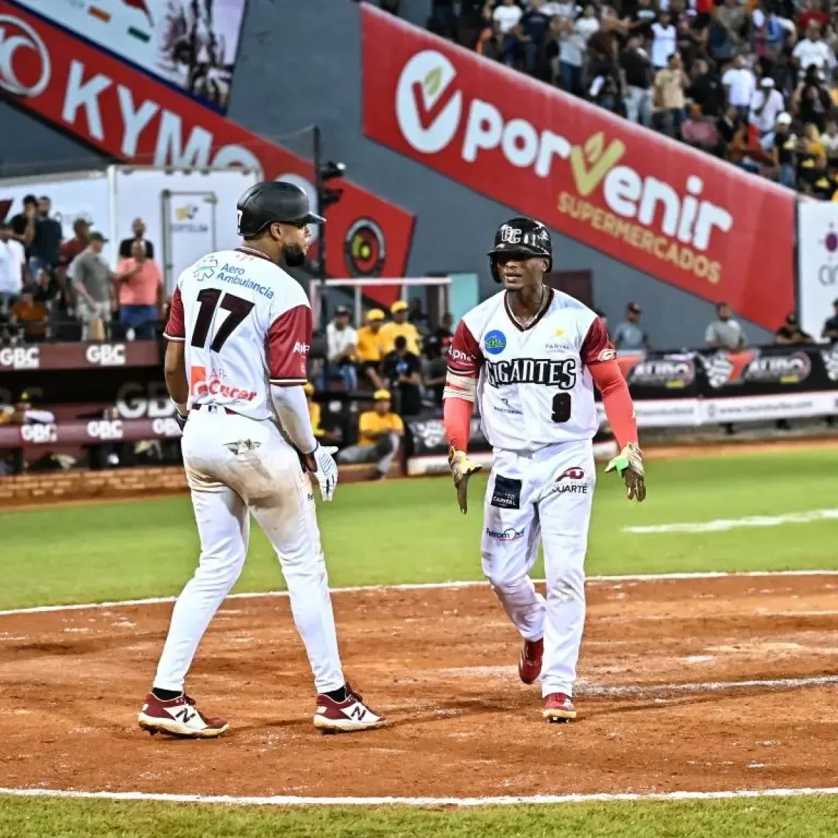 Gigantes vencen 4-1 a Águilas con jonrón de Carlos Jorge en apertura del torneo Lidom
