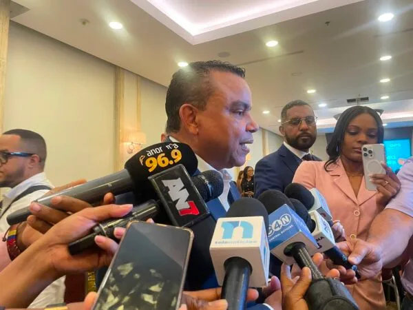 Más de 17,000 enfermeras recibirán incentivo por tiempo en servicio en República Dominicana