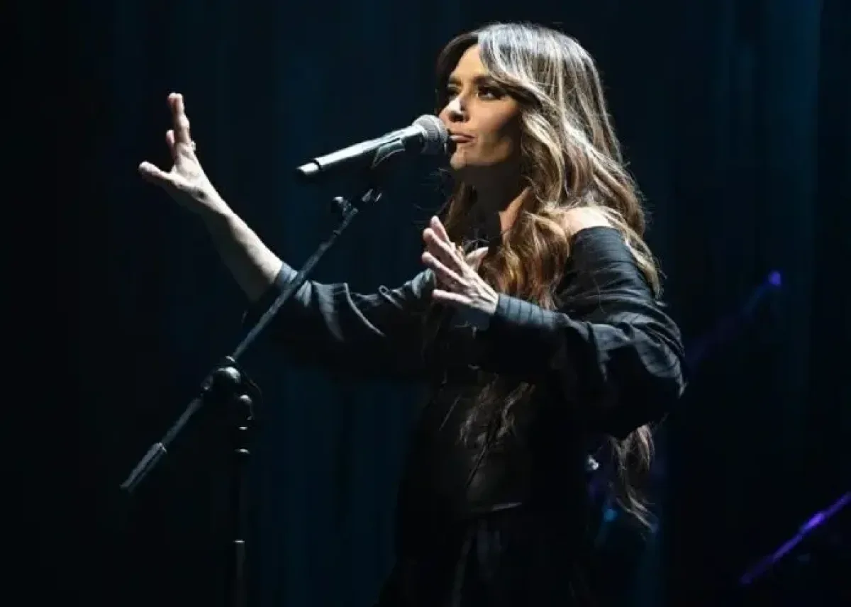 Kany García revela que padece espondilitis anquilosante durante su gira más grande