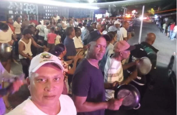 Residentes de La Cuaba protestan contra vertedero que afecta fuentes de agua