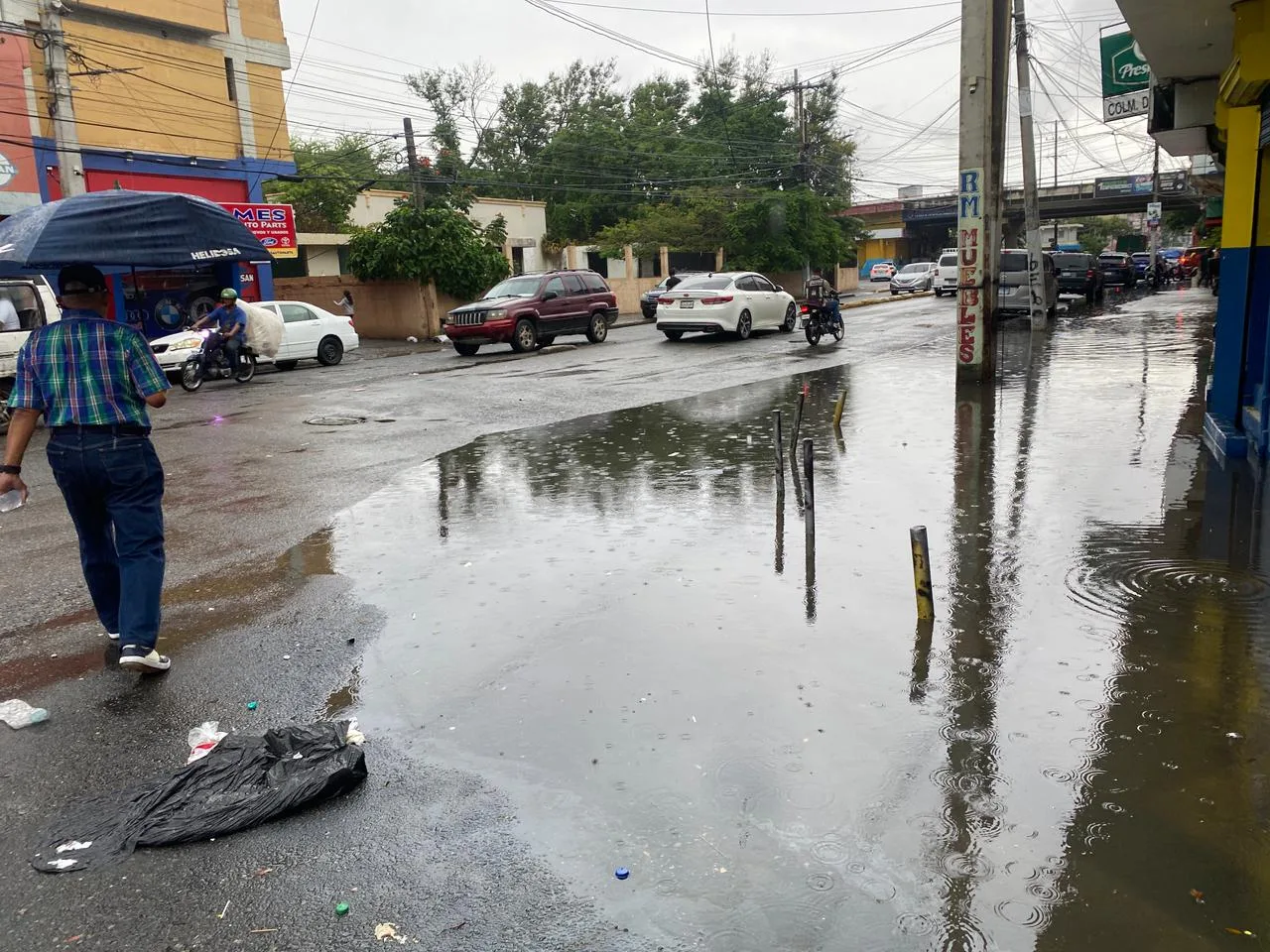 Onda tropical deja más de 100 viviendas afectadas en varias provincias