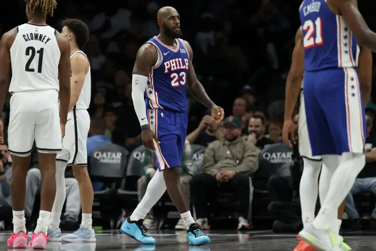 Los 76ers refuerzan su plantilla con LeBron James y buscan el anillo tras 41 años