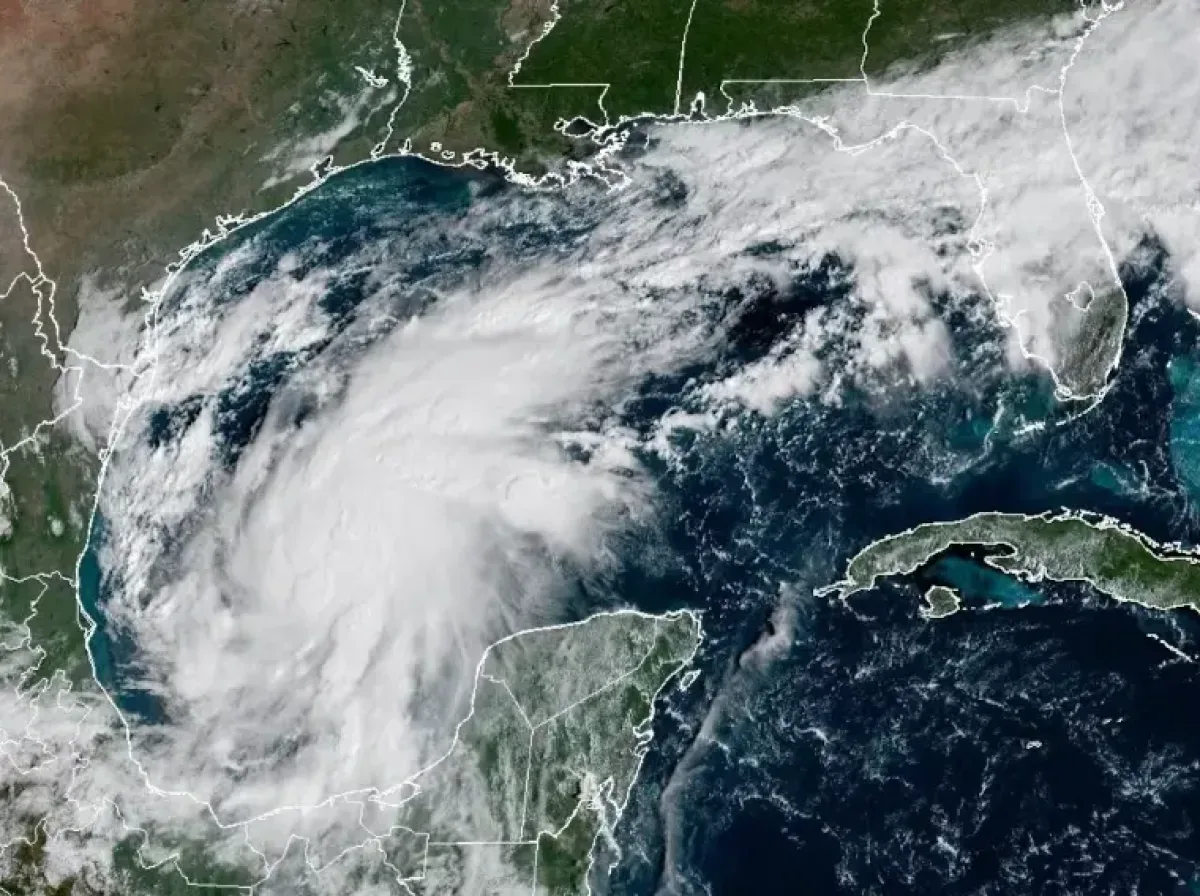 Isaías se intensifica a huracán categoría 1 mientras República Dominicana mantiene vigilancia