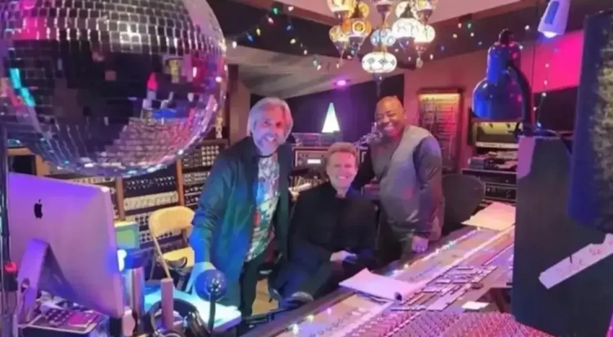 Foto de Luis Miguel en estudio aviva rumores de nuevo disco tras cinco años sin lanzamientos
