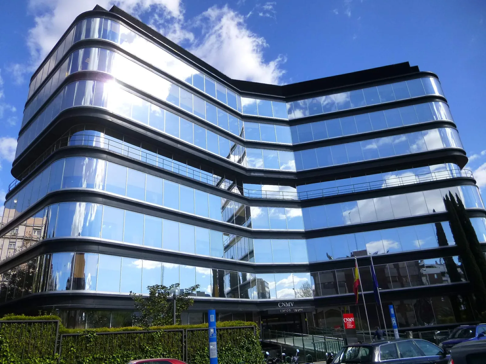 Mercado de valores supera RD$ 595,000 millones en emisiones privadas y fondos de inversión