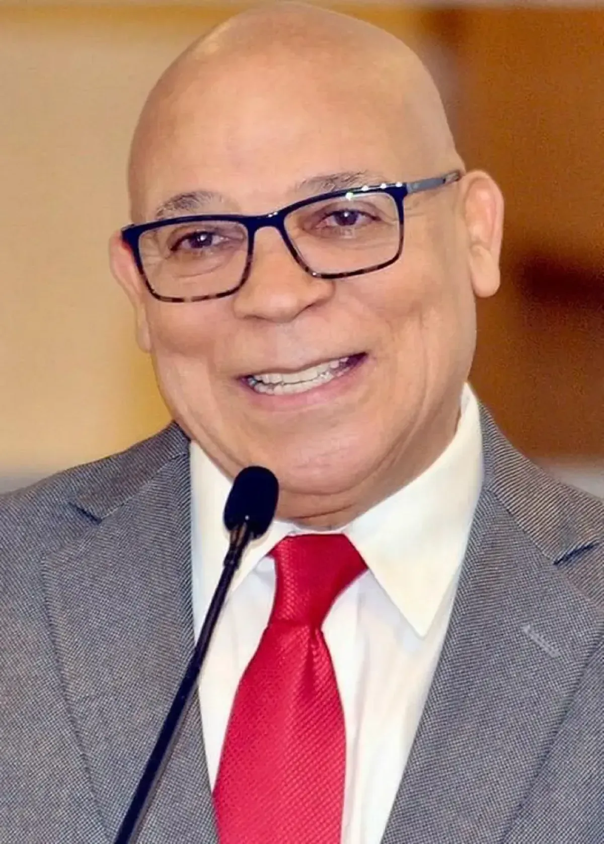 Marino Zapete dona RD$2.4 millones al Instituto para Sordos Santa Rosa tras fallo judicial