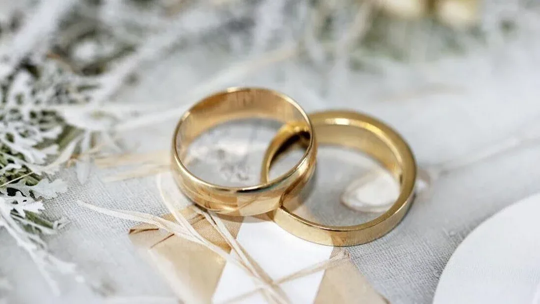 Estados Unidos refuerza regulación de agencias matrimoniales internacionales para prevenir fraudes y abusos