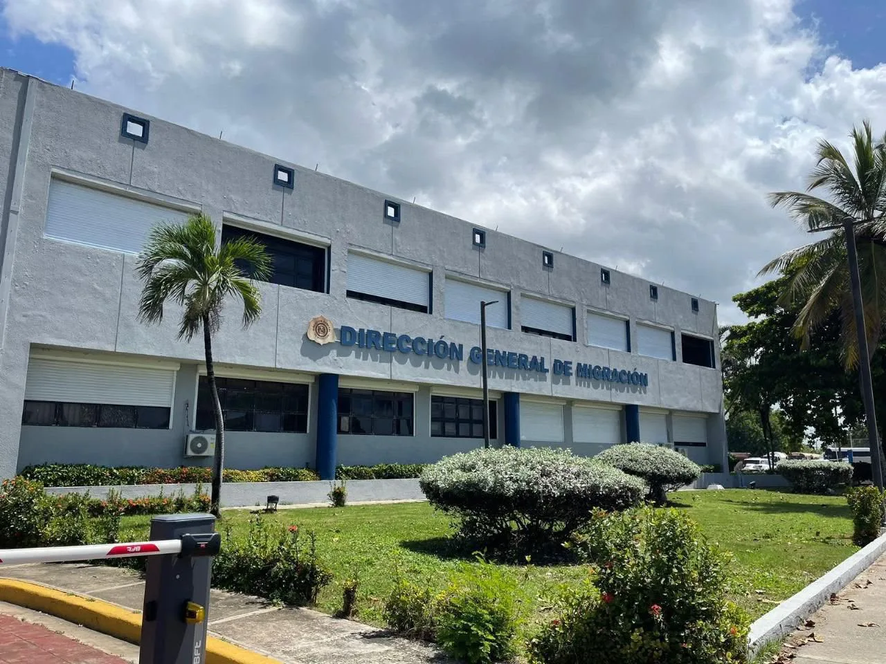 Migración detecta 22 alertas de Interpol y PGR en aeropuertos dominicanos