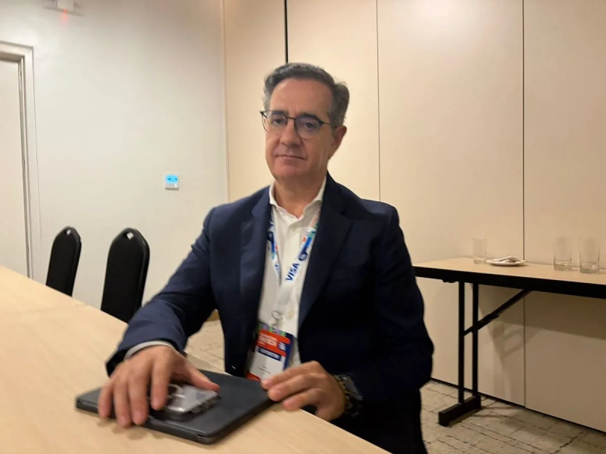 CEO de BOTECH advierte sobre la necesidad de regular la IA en el sector fintech