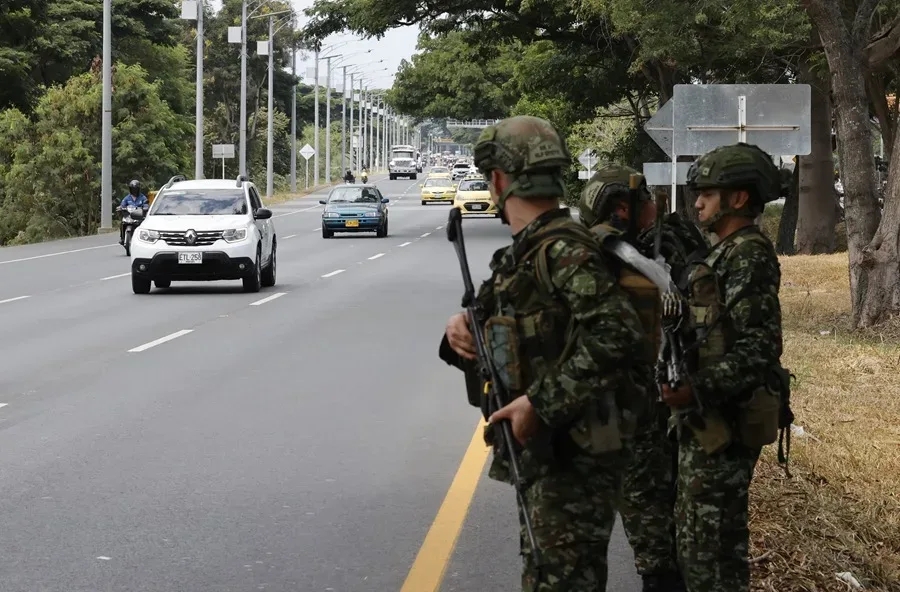 Colombia registra ataques con explosivos a un día de la investidura presidencial