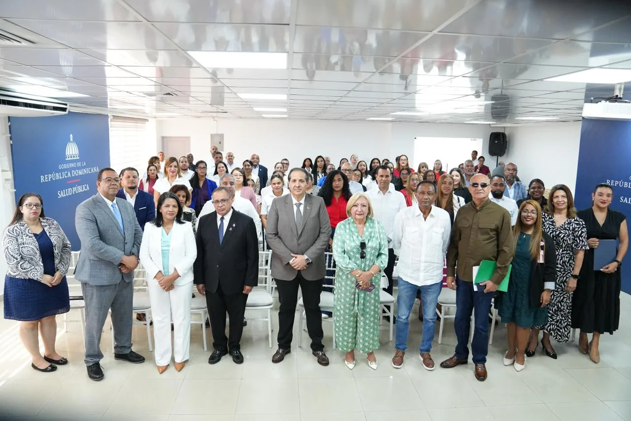 Ministerio de Salud juramenta 43 comités para prevenir infecciones asociadas a la atención de salud