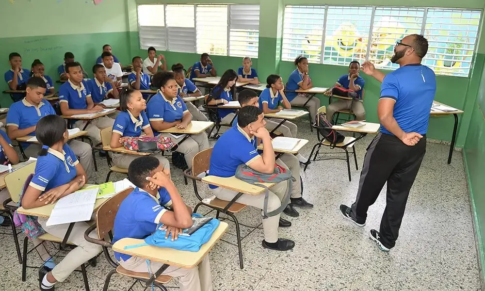 Profesores que aprobaron evaluación magisterial recibirán incentivo sin trámite adicional