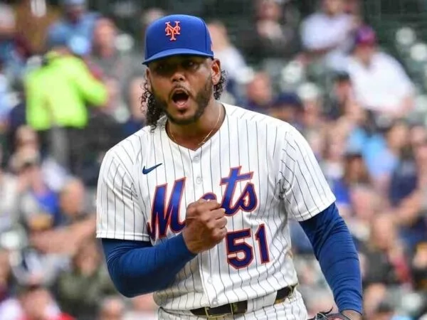 Rays adquieren a Freddy Peralta de los Mets a cambio de tres prospectos