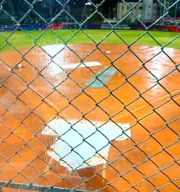 República Dominicana gana bronce en softbol femenino tras suspensión por lluvia