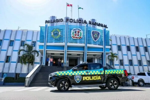 Policía Nacional defiende traslado de bienes tras incendio en tienda L&R y niega participación en saqueos