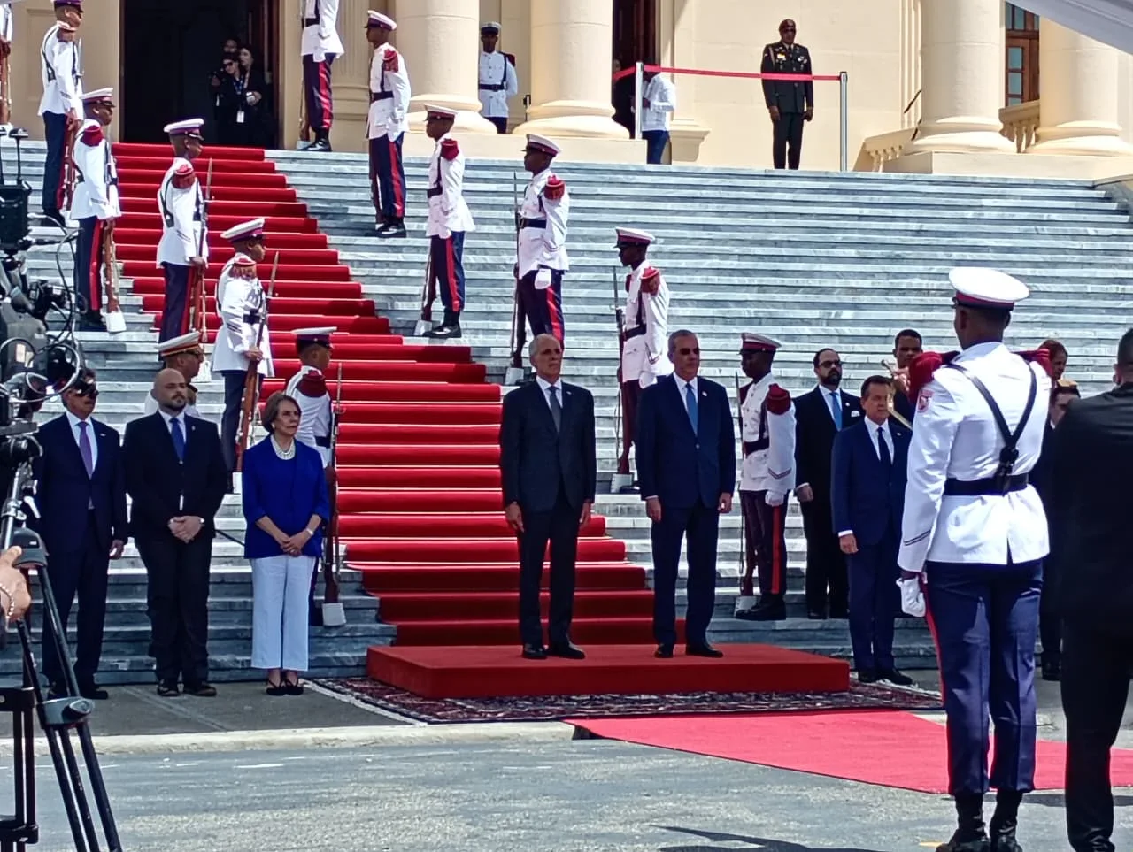 Presidente Abinader recibe a su homólogo de Honduras en Palacio Nacional
