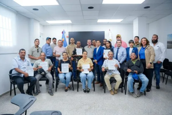 TNR entrega RD$15 millones a 18 productores para tecnificar riego en la región Norte