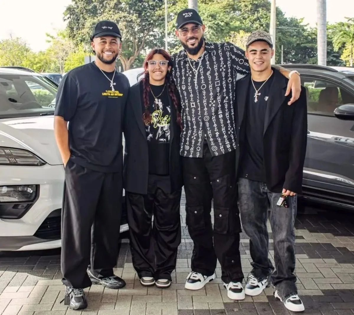 Raphy-pina-regala-tres-porsche-a-sus-hijos-mayores