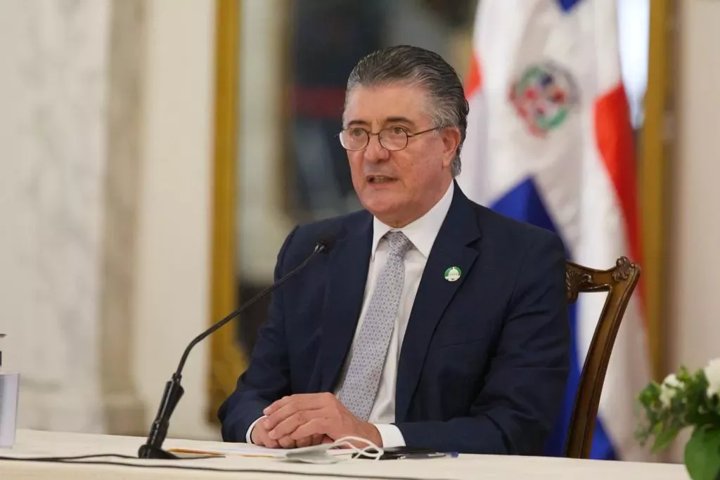 Roberto Santana agradece apoyo durante su recuperación tras cirugía de nódulo vesical