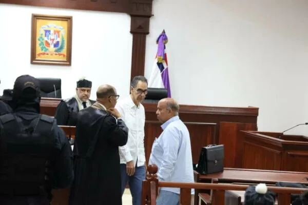 Abogados de imputados en caso SeNaSa no se oponen a prórroga de investigación